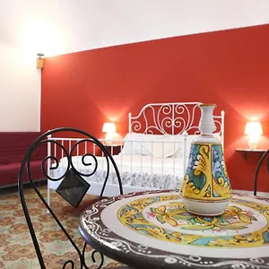 Couette-café Maia House, Santo Stefano di Camastra
